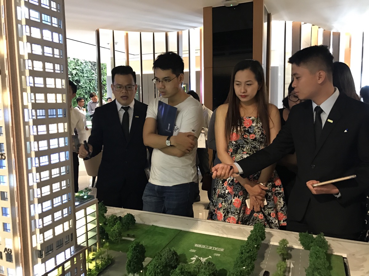 THỊ TRƯỜNG CĂN HỘ: ĐẠI GIA IM ẮNG, DÂN CHƠI CƯỚP CỜ